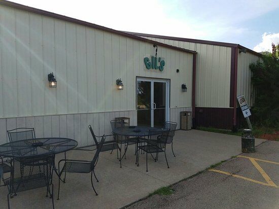 Gils Bar and Grill